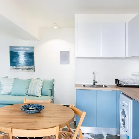 Stella's Studio Apartment